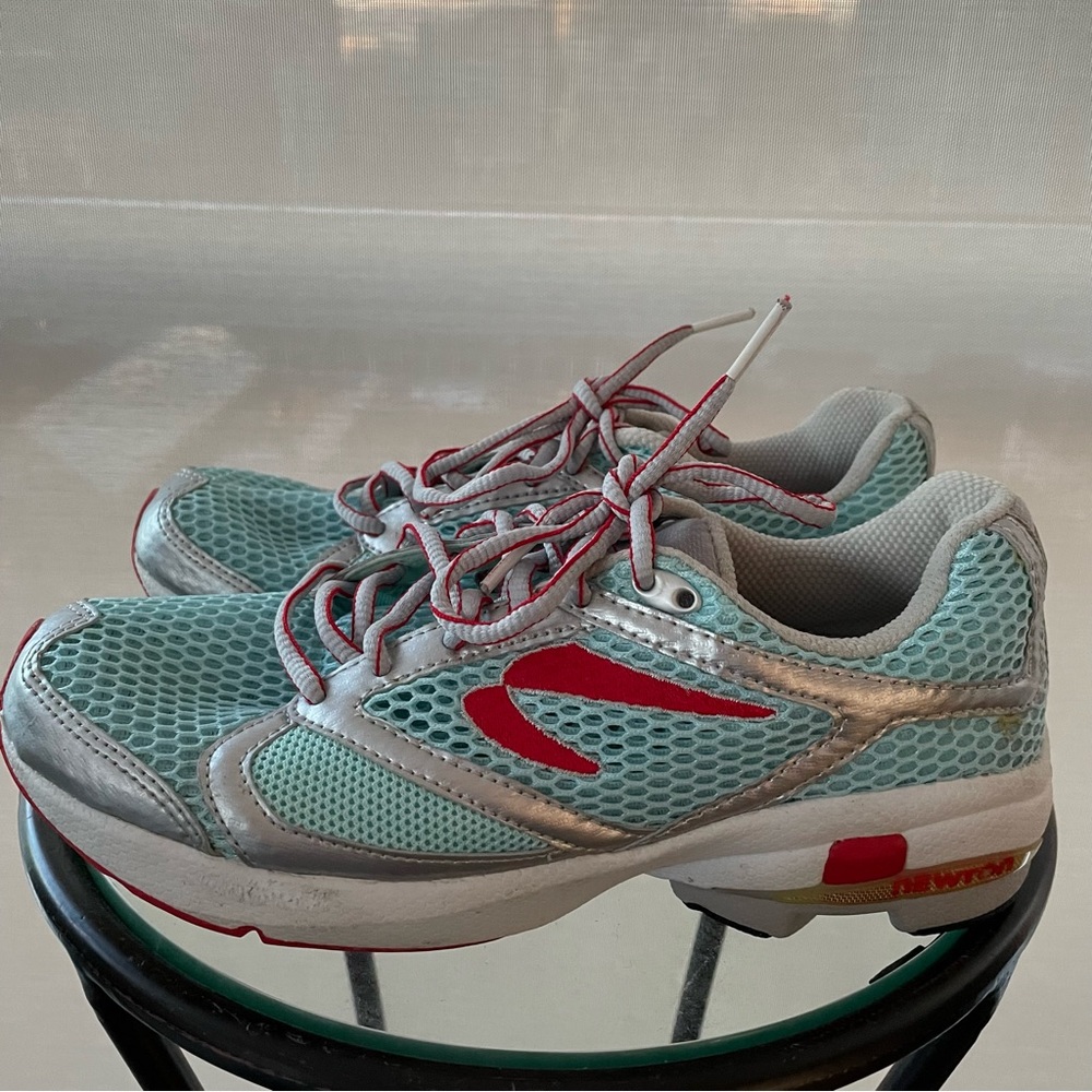 Newton running shoes in lightly used condition. Get it here for a steal! Size 7